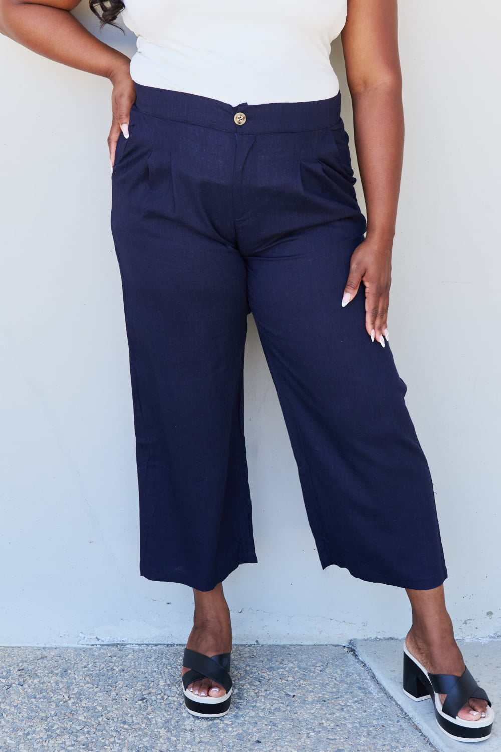 And The Why In The Mix Pleated Detail Linen Pants in Dark Navy